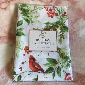 Hollyberry Cardinal Holiday Table Cloth NWT 52x70